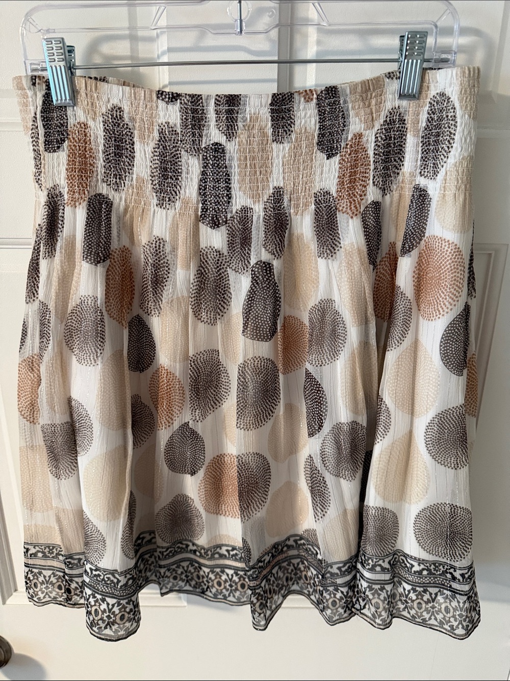 White House Black Market Boho Silk Metallic Polka Dot Smocked Skirt Size Medium - Picture 4 of 5